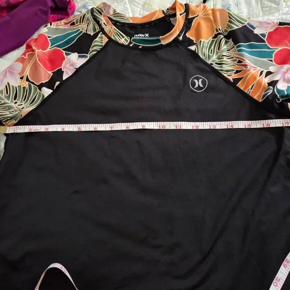 Scubapro and Hurley Women's Rash Guard Shirts + Two Pairs Swim Shorts (no-name) - Picture 3 of 14